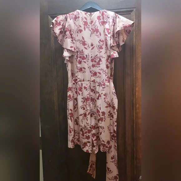 ML Monique Lhuillier Flutter Sleeve Pink And Rose Faux Wrap Floral Romper Sz 6 - Picture 5 of 8